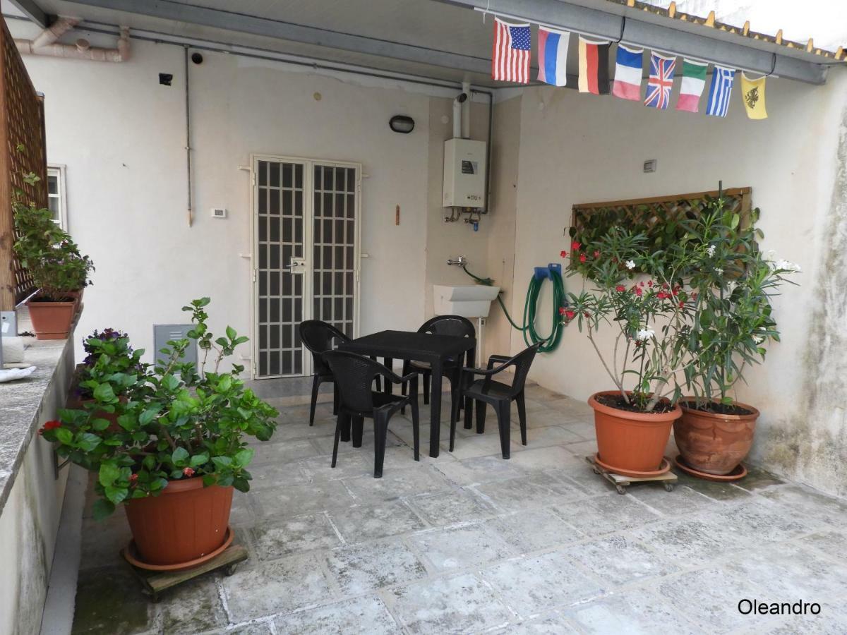 Appartement Oleandro E Glicine à Lecce Extérieur photo